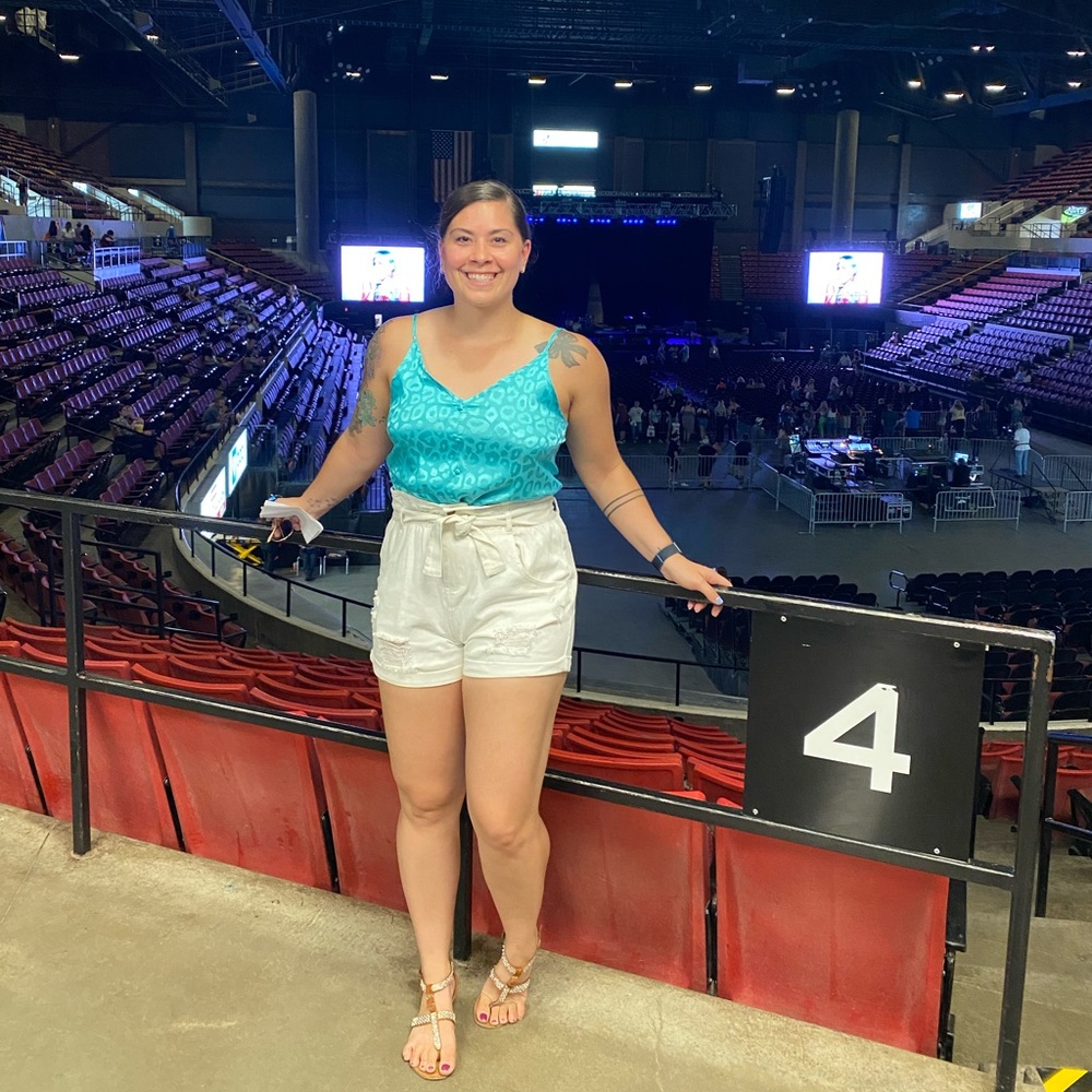 Meet your Posher, Nicole